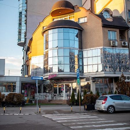 Garni Hotel Lotos Ni Exterior foto